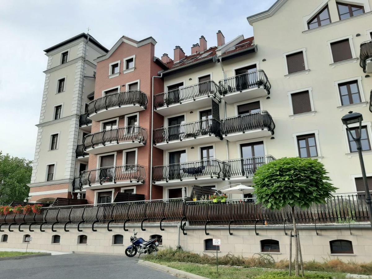 Apartamenty Lubin - Kamieniczka W Centrum Exterior foto